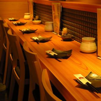 Counter which looks baked in front of you is also popular! One person is also welcome ♪ It is also recommended for enjoying sake and yakitori · chicken wings thoroughly!
