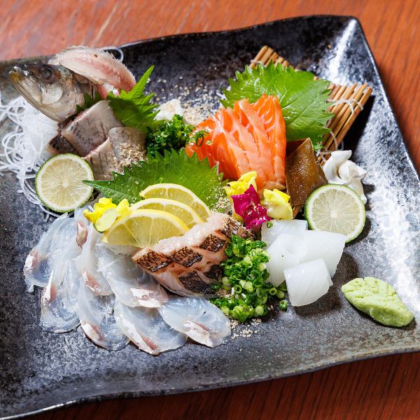 【福岡近海で獲れた海の幸を堪能！】店主の確かな目利きで厳選した海の幸を満喫♪”お刺身盛り合わせ”