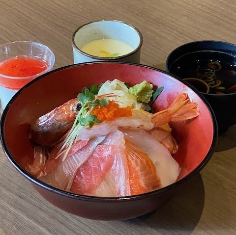 海鮮丼ランチ