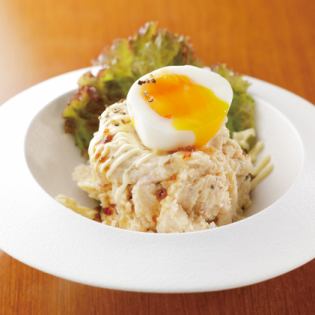 ポテトサラダ 煮玉子添え