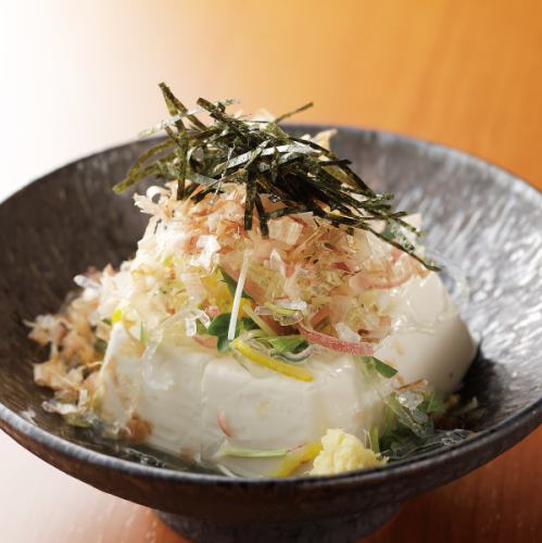 こだわ豆腐の冷奴　たっぷり薬味添え