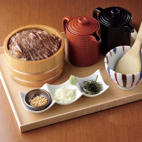 名物 黒毛和牛のひつまぶし