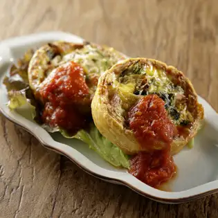 Pancetta and spinach quiche (1 piece)