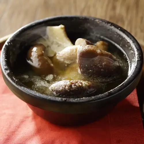 Shiitake mushroom ajillo