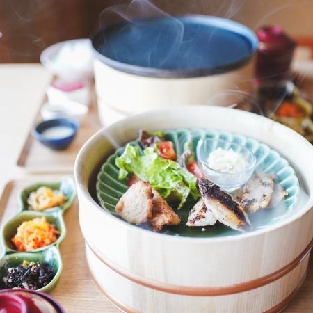 [Lunch] Very popular! Healthy Japanese cuisine ── Steamy meal ──