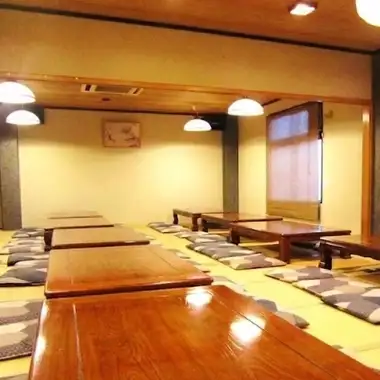We can accommodate large groups for private events! Perfect for family gatherings, farewell and welcome parties, and year-end and New Year's parties! Please feel free to contact us!