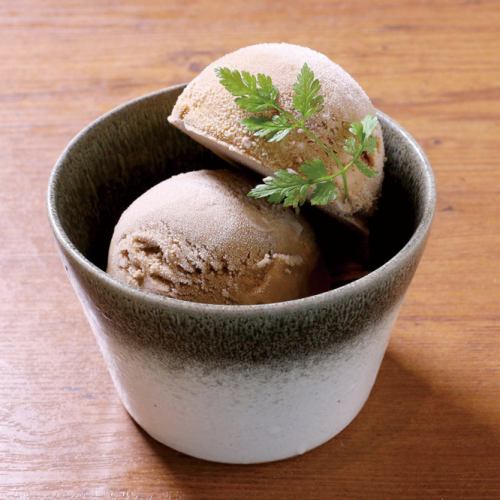 Espresso gelato/vanilla ice cream/seasonal ice cream/chocolate ice cream