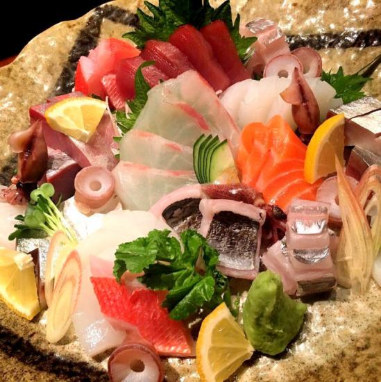 An assortment of fresh sashimi caught in the morning ★more than 8 kinds every day!!