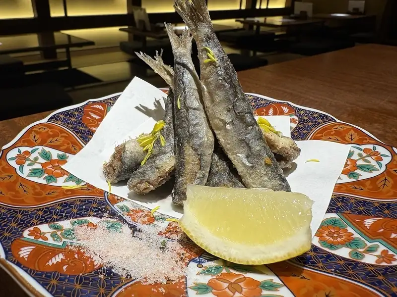 以時令食材烹調的精緻菜餚