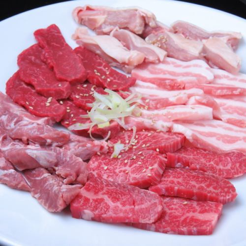 ≪肉拼盘≫ 3500日元（含税）