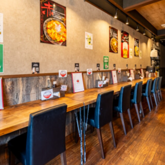 カウンター9席ご用意しております！