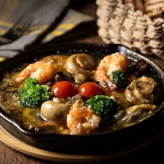 【タパスセット Tapas Set】お酒と一緒にゆったり楽しむタパスセット!他ミックスアヒージョ等3品