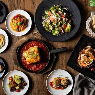 【地中海セット Mediterranean Set】当店おすすめ！タパス6品、グリークサラダ、ムサカなど5品