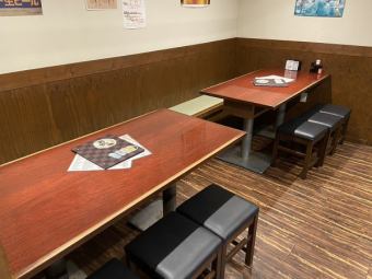 1階テーブル席は6名様までOK。