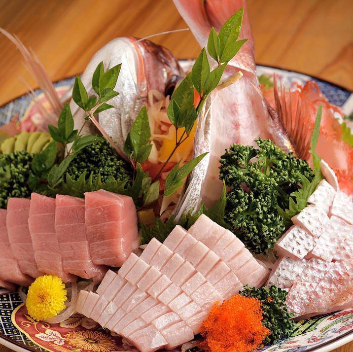 这是一家高档居酒屋,您可以在这里享用从宫崎港直接运送来的新鲜海鲜。