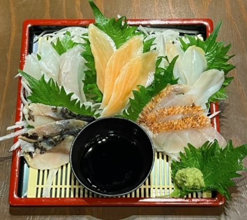 什錦生魚片
