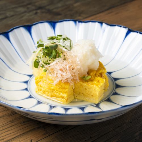 Tsukiji Matsuro's egg roll soaked in urume dashi