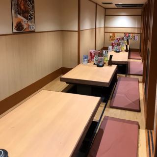 2F tatami seats.Tatami mat seats that can be used in a variety of situations, from 8 to 40 people.Almost all seats are horigotatsu seats, so you can relax and enjoy your feet (same as horigotatsu seats.