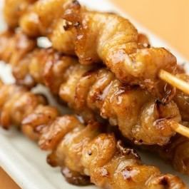 Gin skewer (chicken skin) with sauce