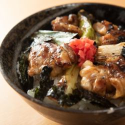 漬物付 ミニ焼鳥丼