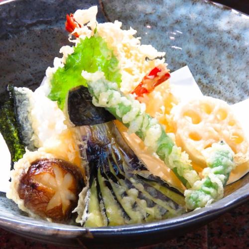 To accompany udon! Popular rice menu