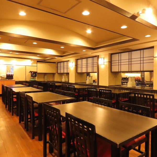 素朴ながらも落ち着く雰囲気の店内。少数~30名様までのご宴会を承ります。企業様に大変ご好評いただいております。