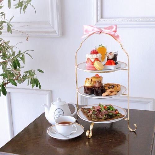 High tea set for a limited time
