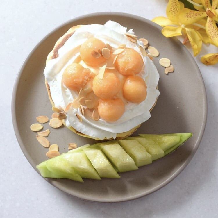 【期間限定】2種のメロンと塩ミルクアイスのパンケーキ