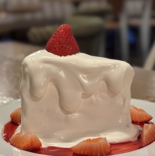 イチゴのメルティショートケーキ