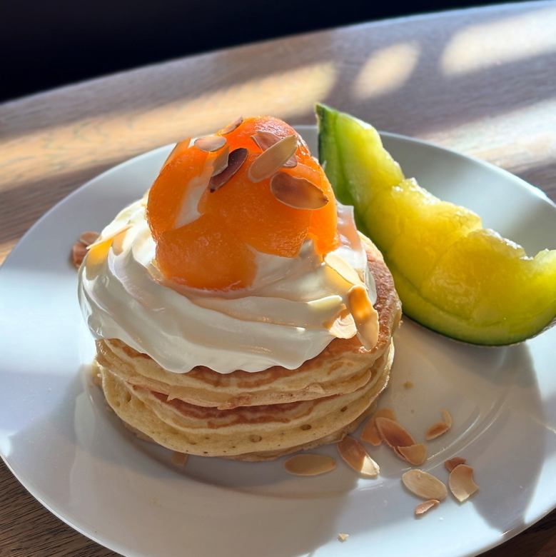 2種のメロンと塩ミルクアイスのパンケーキ