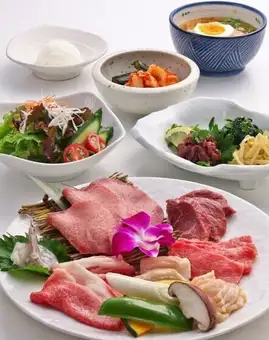【宴会Aコース】上塩タンや和牛カルビ、ハラミなどを含む全12品 4750円(税込)