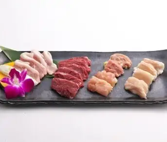 仲間と楽しむ焼肉♪