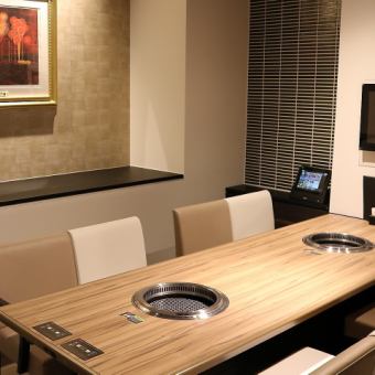 It is a table seat in a completely private room.You can enjoy it with your children, important entertainment, without worrying about the surroundings ♪