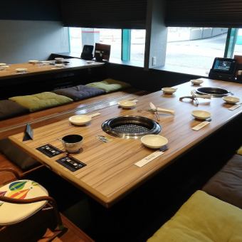 It is also equipped with a calm digging table that can accommodate up to 16 people! For parties and families ◎