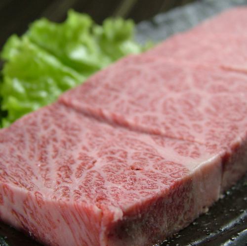 お肉は職人が毎日手仕込み