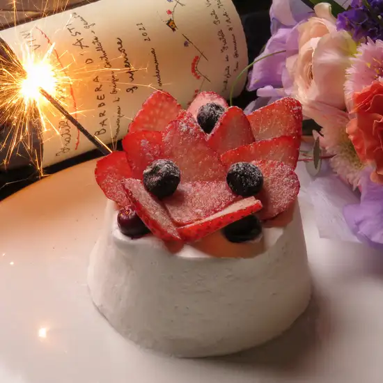 千葉駅から5分☆ミニホールケーキ&ミニブーケで特別なお祝い♪