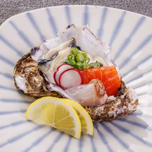食べ方も3種類!!自慢の牡蠣や逸品料理をご堪能頂けます