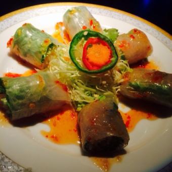 タイ風生春巻き　大990円(税込)