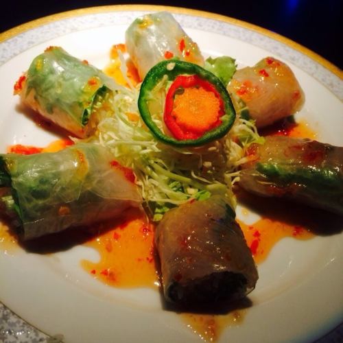 タイ風生春巻き　大990円(税込)