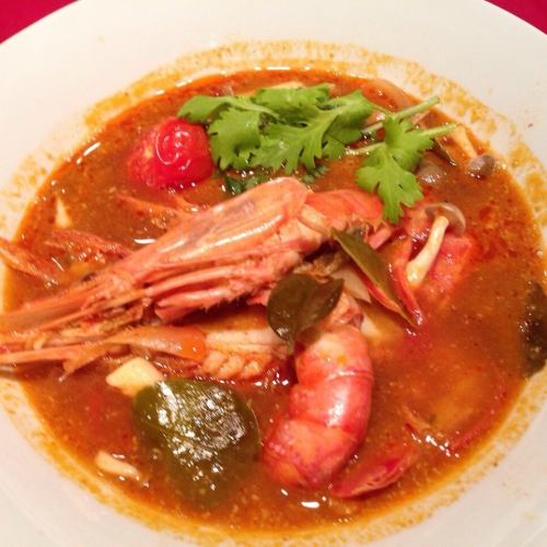エビの辛、酸っぱいスープ