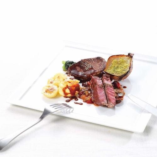 ステーキは食べごたえ抜群