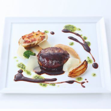 ハンバーグステーキとじゃがいものロースト デミグラスソース