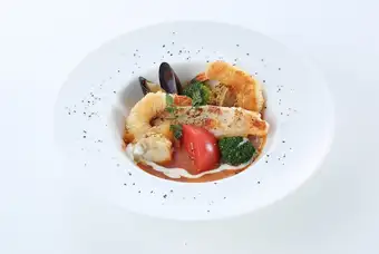 舌平目のブレゼ イセエビソースとトマトソース