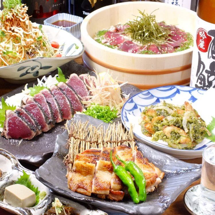 [稻草烤套餐] 雞腿肉、鹽漬稻草烤等 7道菜3小時無限量暢飲4,500日元！