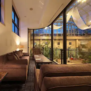 VIP private room for 4 people♪ Enjoy flowers and plants that change with the seasons.