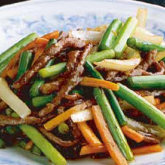 Stir-fried shredded beef and garlic sprouts