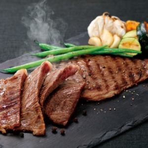 当店自慢のイチボのステーキ