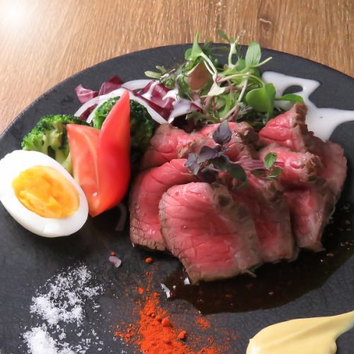 当店人気のお肉料理