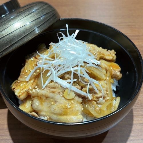 豚カルビ丼