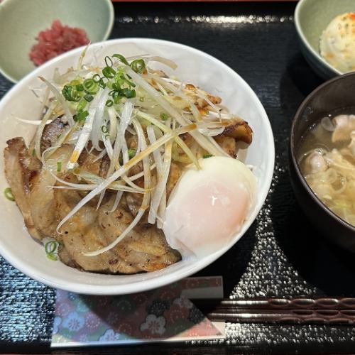 チャーシュー丼